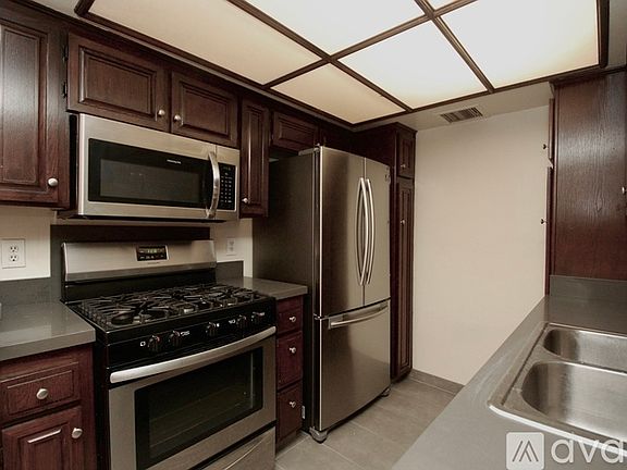 2nd image of 1505 Barry Ave APT 108