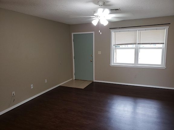 3rd image of 449 E Glenpool Blvd S