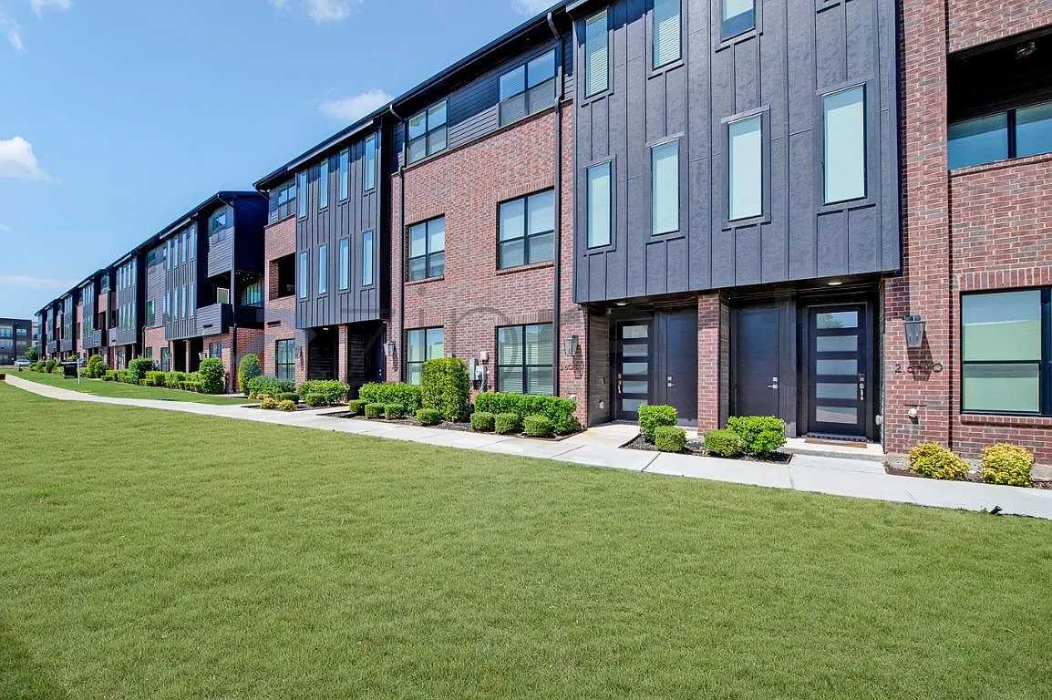 Frisco Heights Addition — Photo 1
