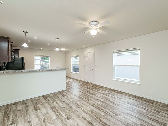 5th image of 3921 E Fourth Plain Blvd Unit 41