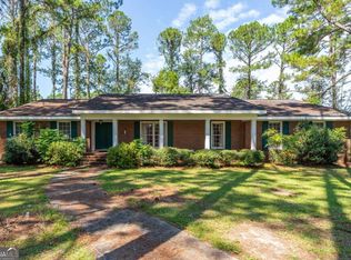 867 Kentland Dr, Waycross, GA 31503