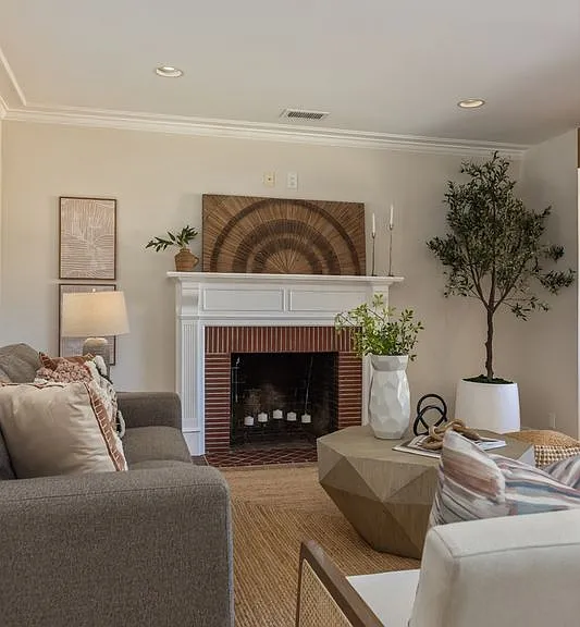 3544 Gardenia Ave — Photo 3