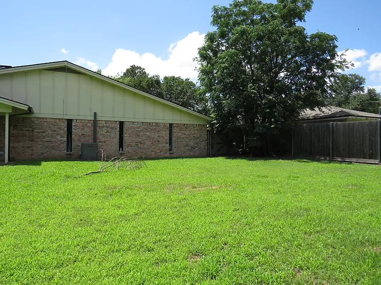 3308 Spring Valley Dr — Photo 36