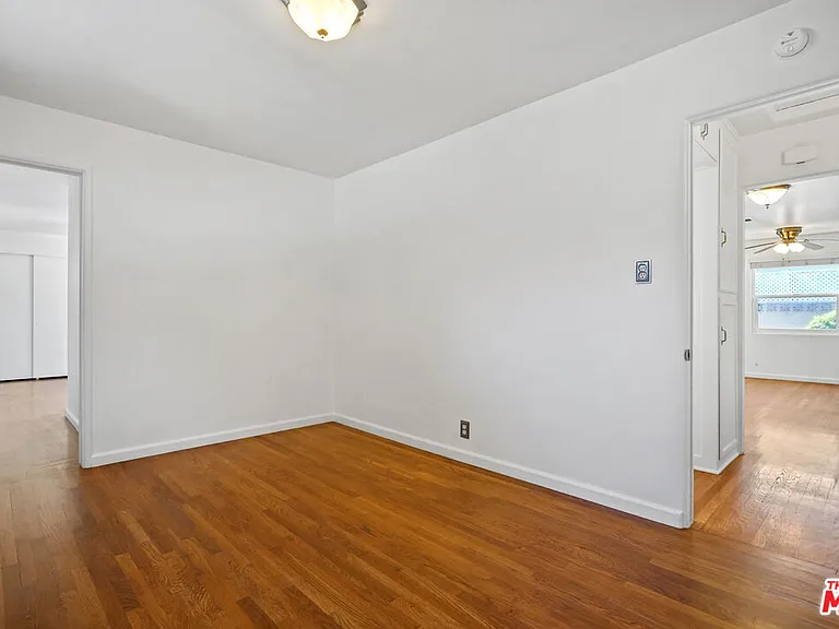4940 Placidia Ave — Photo 26