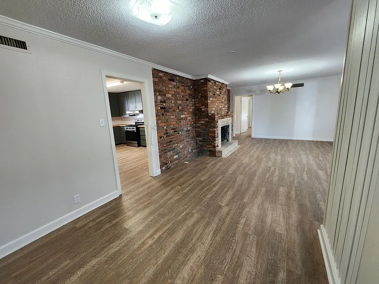 7520 W Markham St — Photo 6
