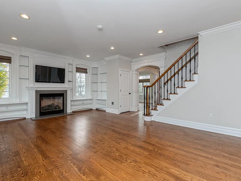 15 Woodland Rd — Photo 9