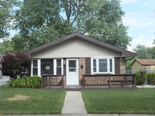 3041 Wallace Ave, Steger, IL 60475