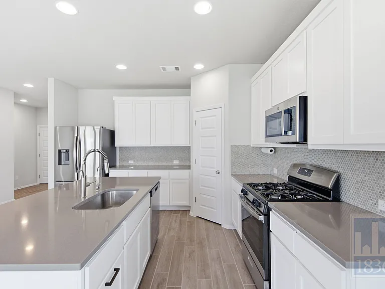 171 Catalina Dr — Photo 7