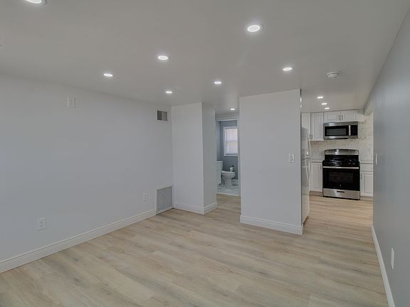 4th image of 236 N Oleander Ave APT 1