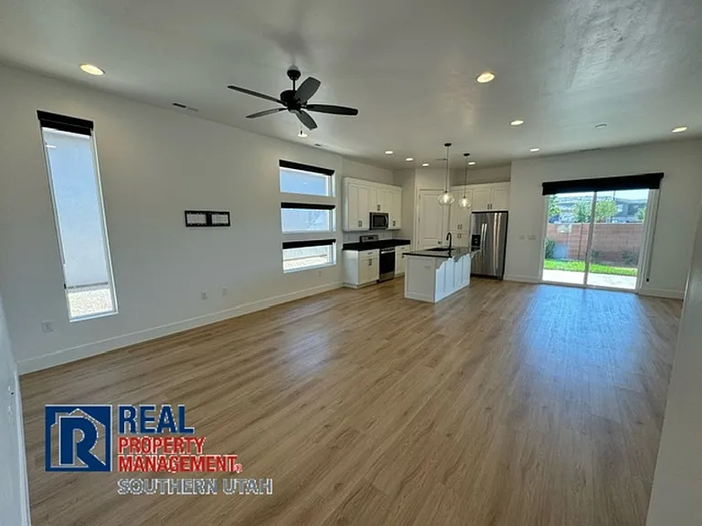 2806 E Church Oak Dr — Photo 3