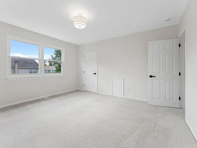 7 Andrea Dr — Photo 9