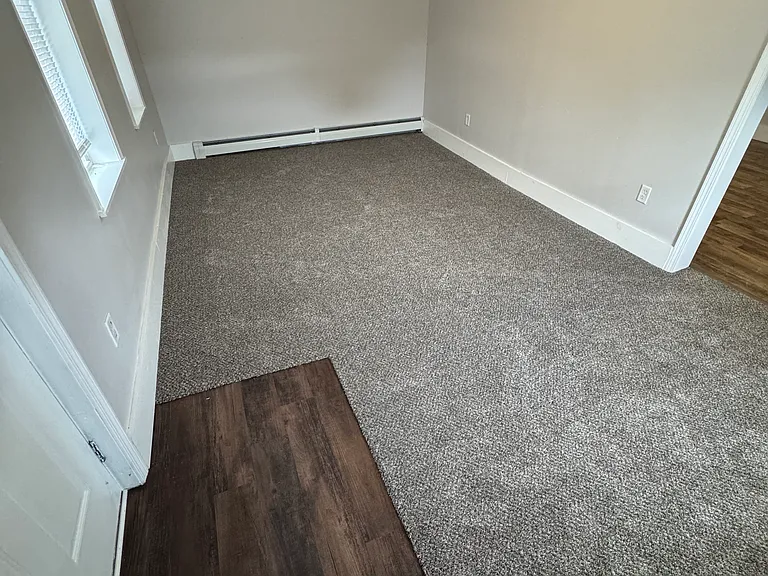215 Washington St — Photo 4