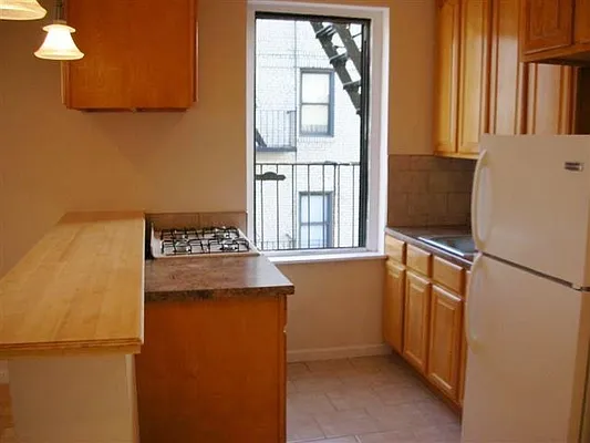 Rented by Azure Realty NY LLC | media 16