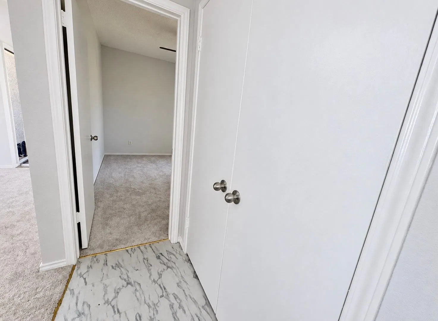 Near North Park Mall and Greenville Ave -1bd Condo! — Photo 2