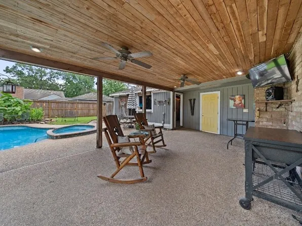 8151 Silent Cedars Dr, Houston, TX 77095