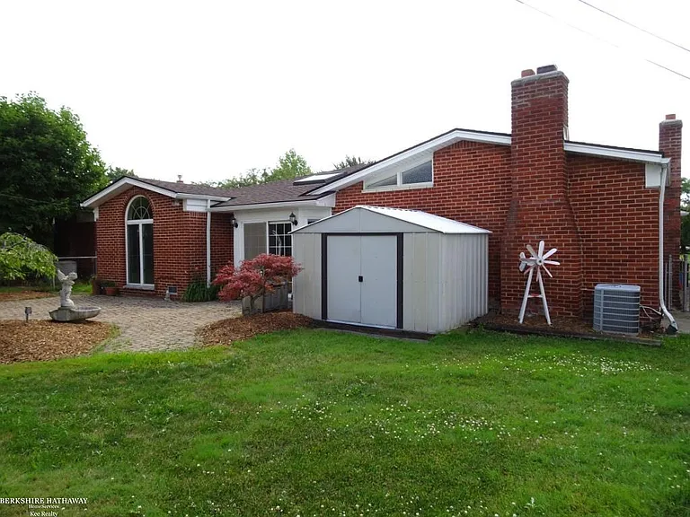 32106 Gainsborough Dr — Photo 26