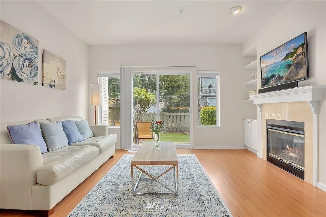 2 bed, 2.5 bath, 1100 sqft, $2,950 — Photo 2