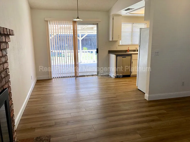 2967 Terry Ave — Photo 4