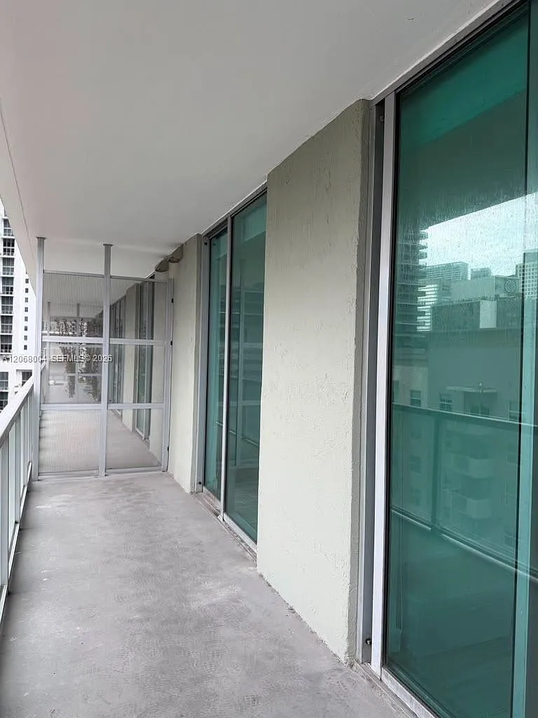 The Axis On Brickell Ii C — Photo 2