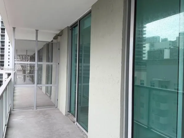 1111 SW 1st Ave, Miami, FL