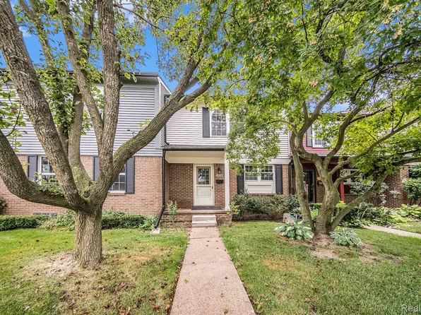 3510 Burbank Dr, Ann Arbor, MI 48105