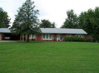 5731 Locust Ln, Paducah, KY 42003