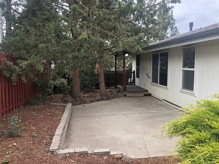 2515 NE Lavender Way — Photo 11