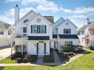 353 Vista Cir #25B, North Olmsted, OH 44070
