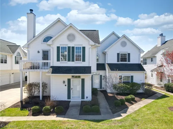 353 Vista Cir #25B, North Olmsted, OH 44070