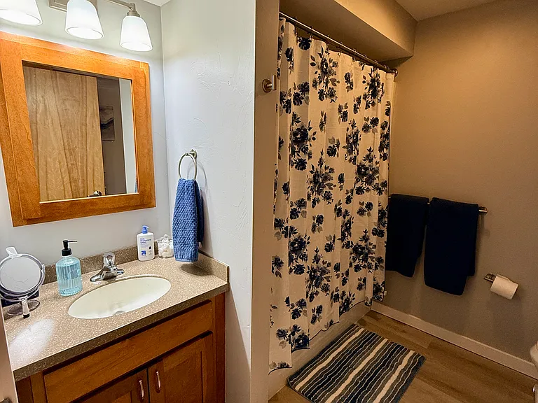 228 S Cottonwood Rd #201 — Photo 9