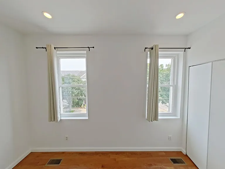 1318 S Reese St — Photo 14