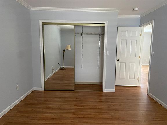 3rd image of 245 Glendale Ave Unit D4