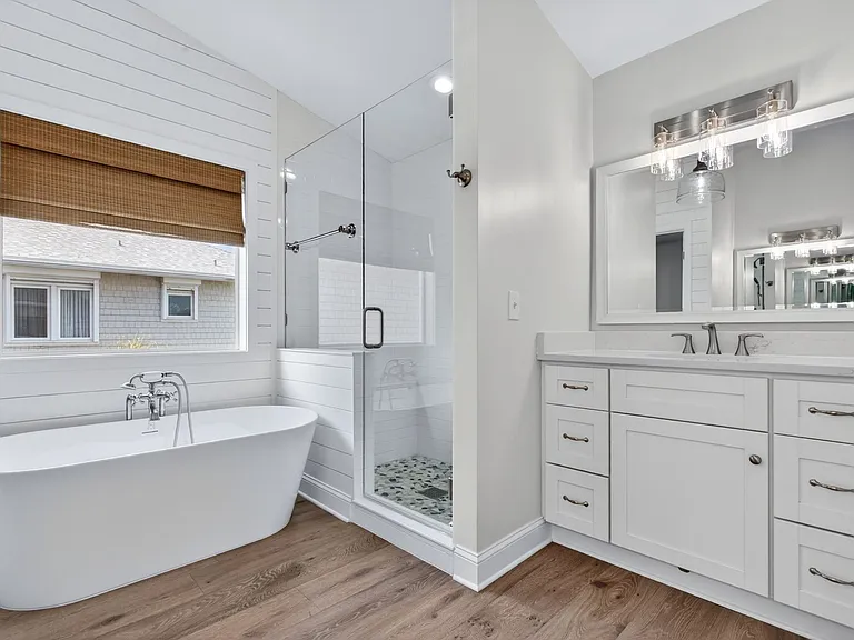 1766 Beach Ave — Photo 39