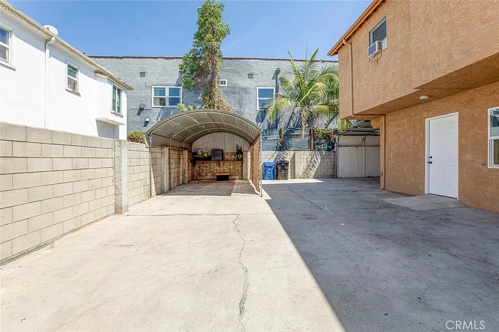 4 bed, 2.5 bath, 1400 sqft, $4,300 — Photo 4