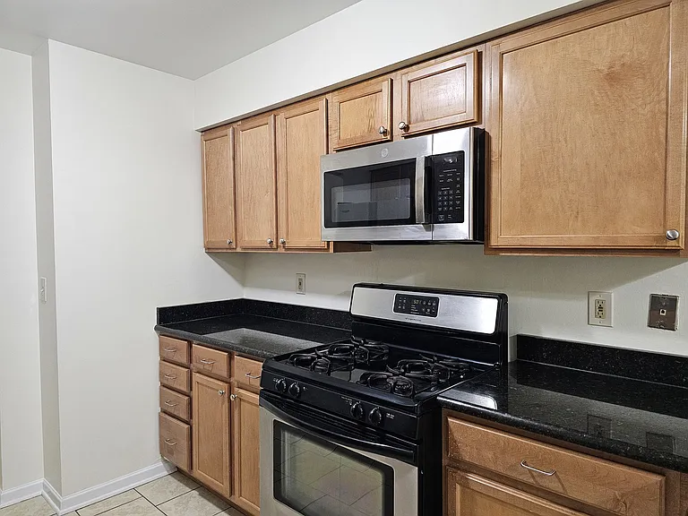 833 Village Quarter Rd #G-5 — Photo 10