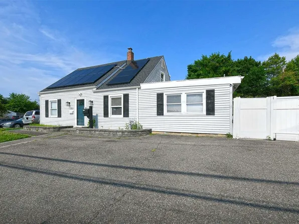 262 Gardiners Avenue, Levittown, NY 11756