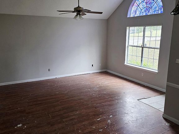 4th image of 2204 Birnam Place