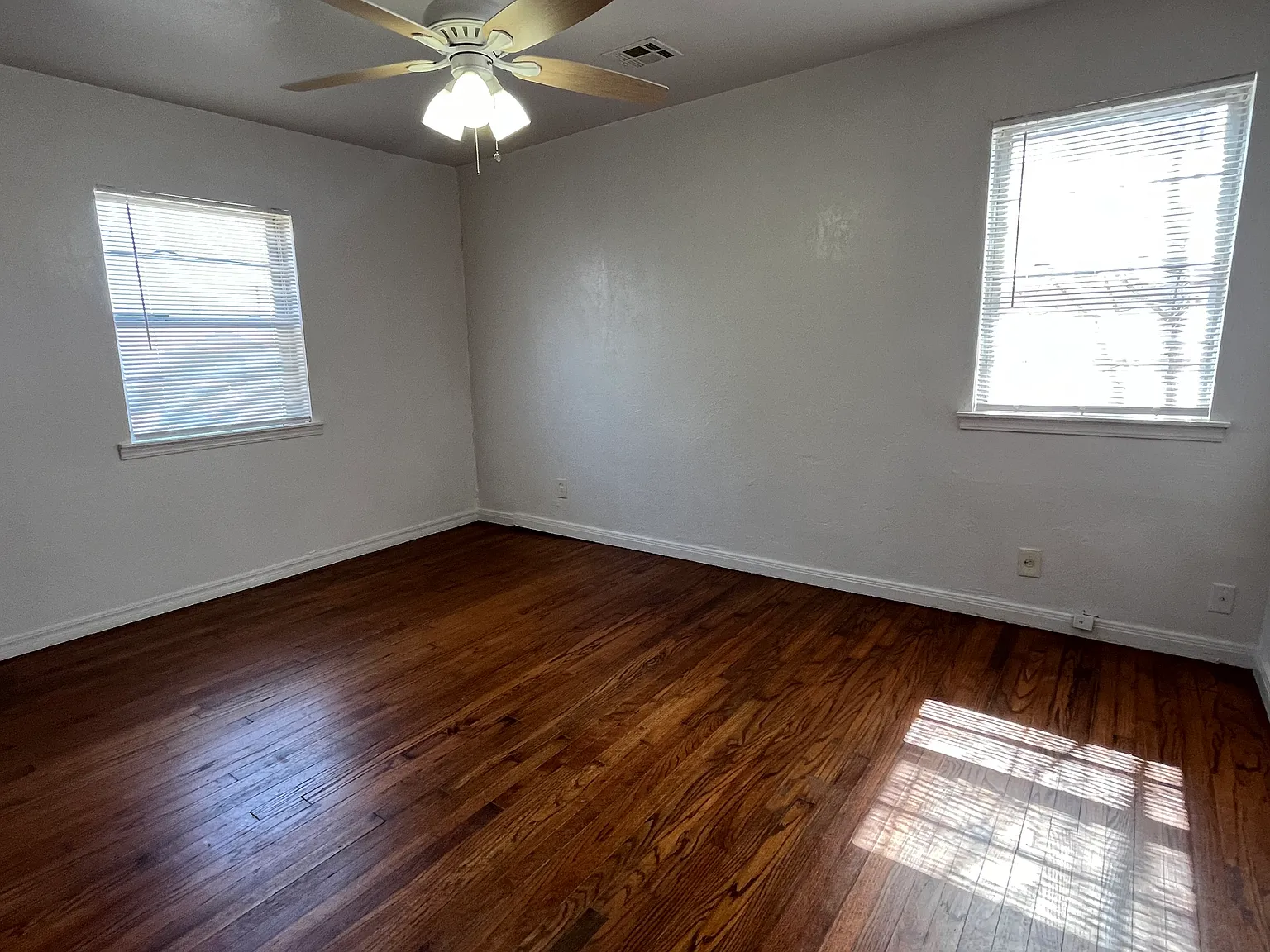 2 bed, 903 sqft, $995 — Photo 4