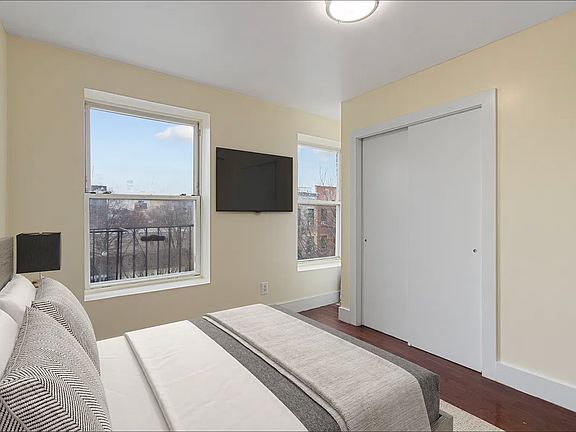 5th image of 1050 Lafayette Ave APT 12A