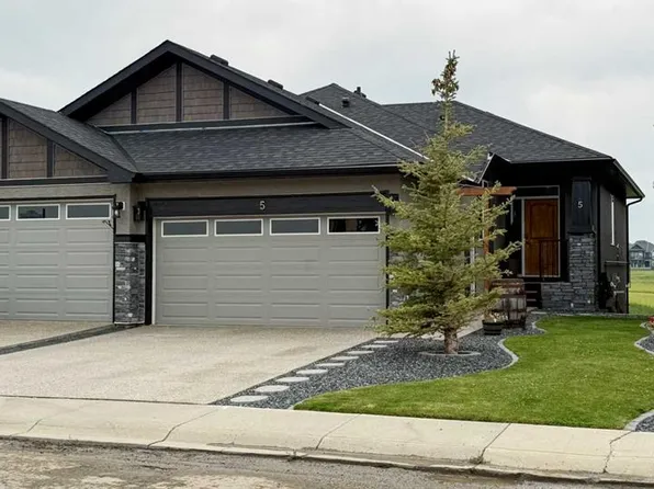 5 N Saint Andrews Close, Wheatland County, AB T0J 1Y1