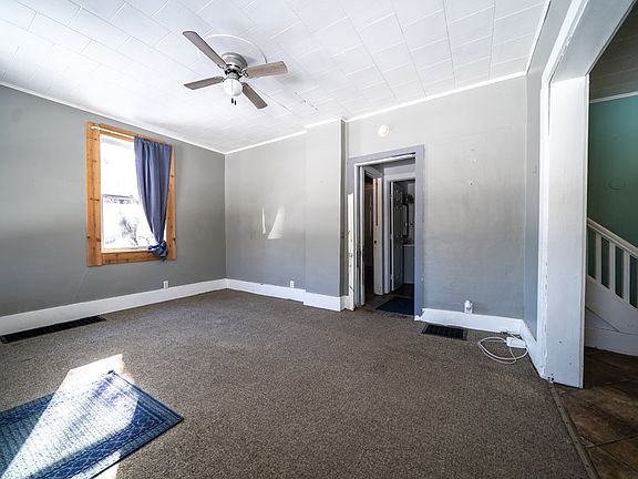 2nd image of 416 N Pearl St