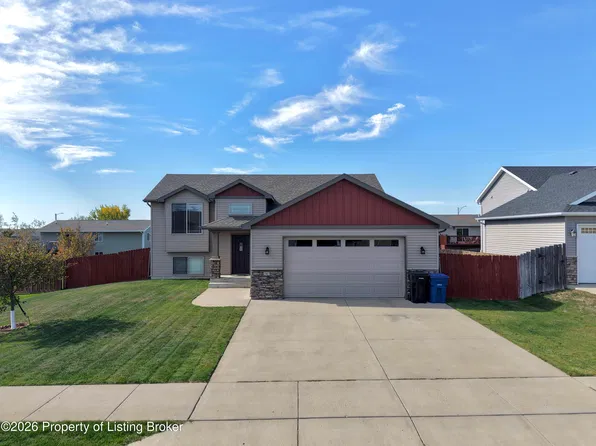 1951 4th Ave E, Dickinson, ND 58601