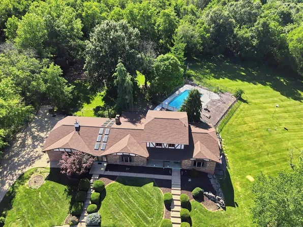 1855 Hermitage Dr, Imperial, MO 63052