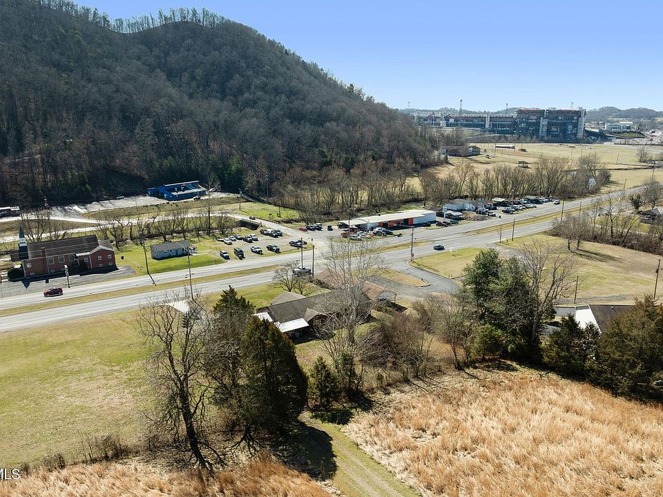43rd image of 2616 Volunteer Pkwy