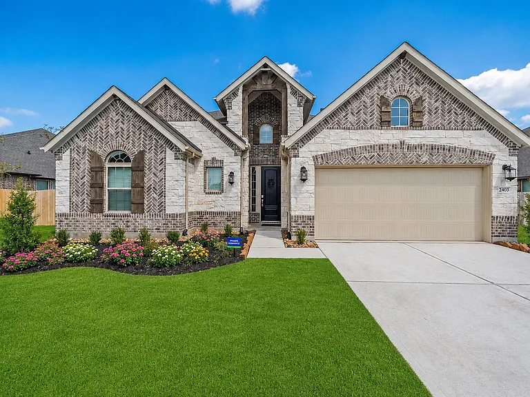 2403 Madera Landing Ln — Photo 1