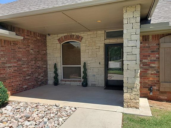4th image of 8601 NW 113th Ct