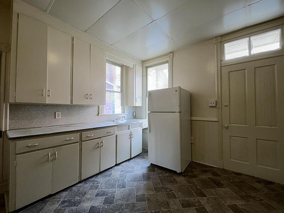 2nd image of 101 E Antietam St APT 1