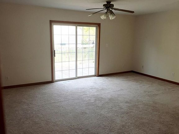 Very large living room / dining room combo...plenty of space for both here!