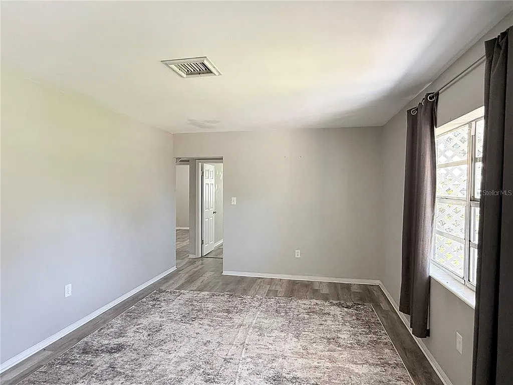 3 bed, 2.0 bath, 1368 sqft, $2,495 — Photo 3