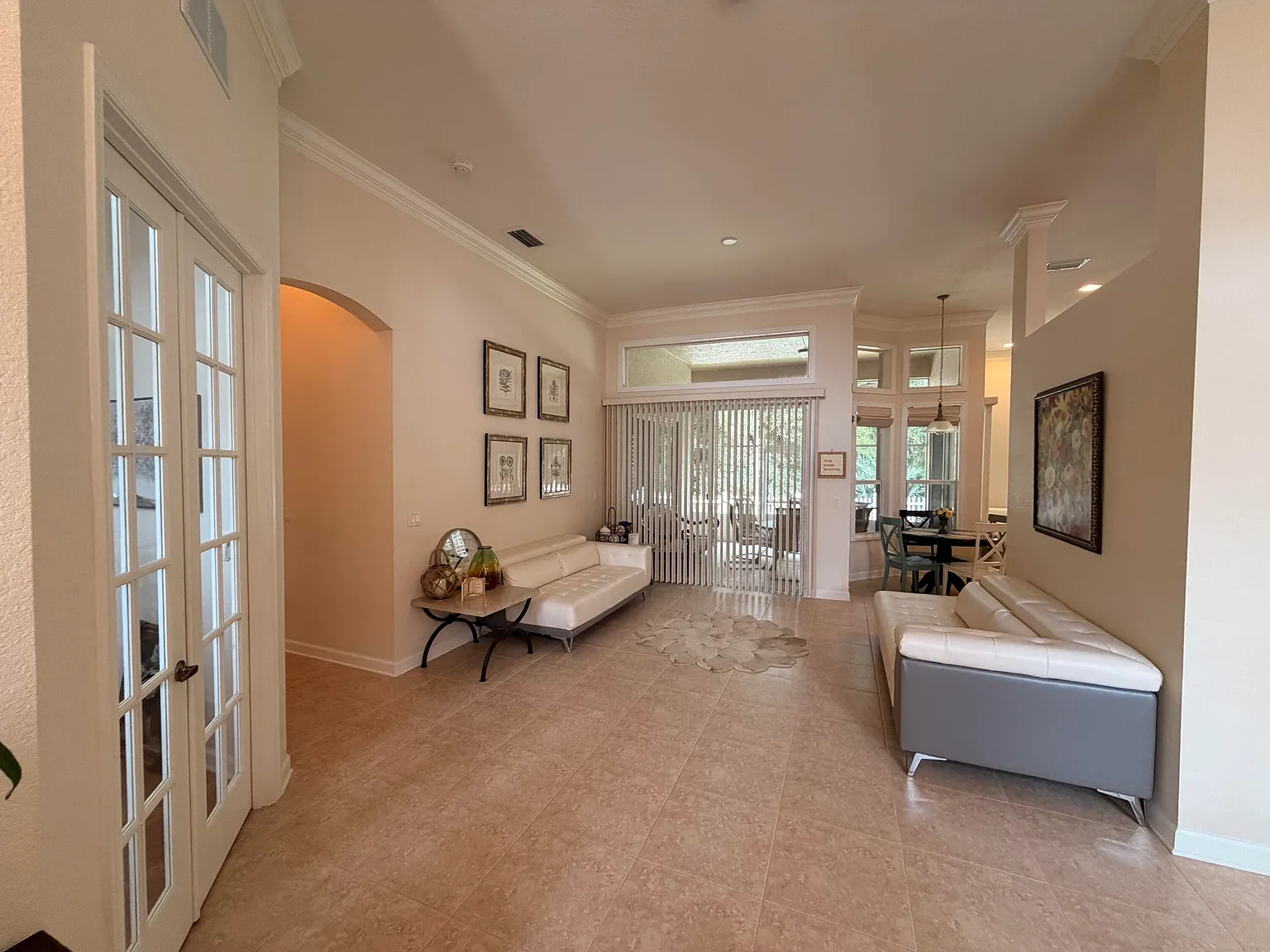 4 bed, 3.0 bath, 2672 sqft, $5,000 — Photo 4